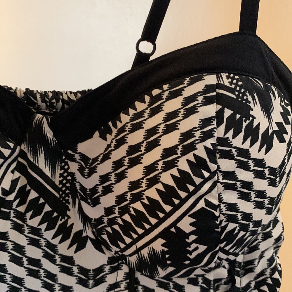 Patterned Dress - Picture 6 of 6